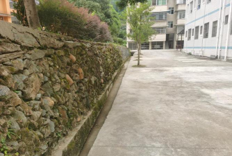 洪江市熟坪乡中心小学阅读区