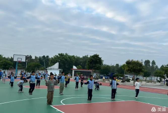 广州白云区茅山小学阅读区