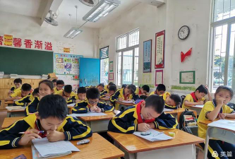 广州嘉美小学阅读区