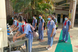 广州嘉龙小学阅读区