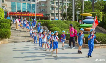 深圳坑梓中心小学阅读区
