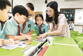深圳清一小学阅读区