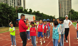 深圳公明第二小学阅读区