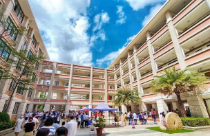 深圳阳光小学阅读区