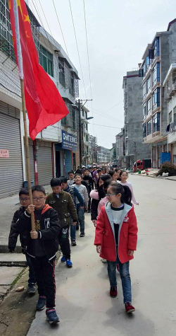 圳上镇中心小学阅读区
