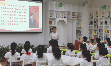 深圳学府二小阅读区