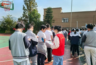 贺进镇中学阅读区