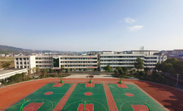 浦市镇中心完小阅读区