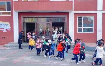 铜仁市谢桥办事处唐家寨村火焰场幼儿学校阅读区