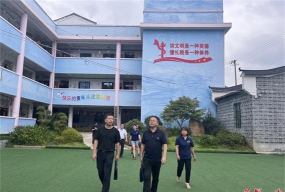 仓坪中心完小阅读区
