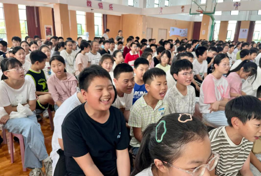 湾塘乡中心完小阅读区