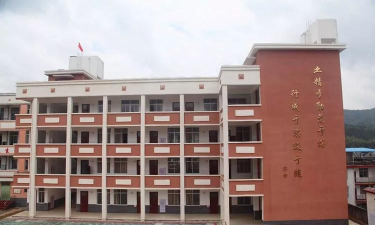 三明将乐县光明中心校阅读区