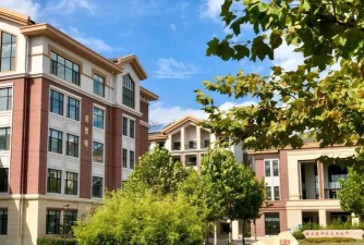 北大附属实验学校烟台学校阅读区