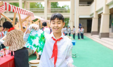上海青浦区凤溪中学阅读区