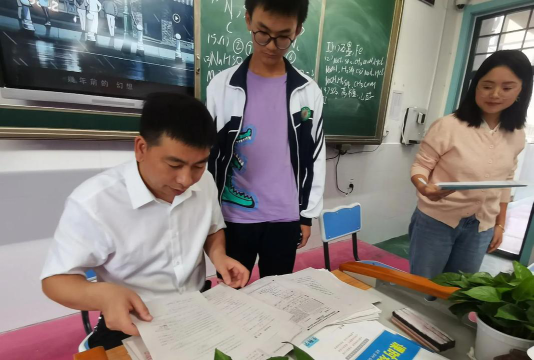 恩施咸丰春晖高级中学阅读区