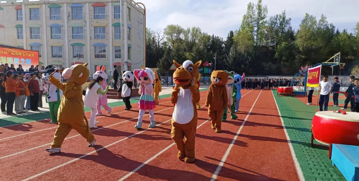 阜平县东下关中学阅读区