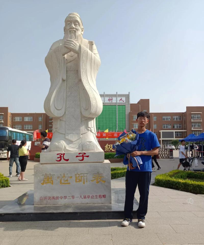 徐水县安肃镇张丰二中阅读区