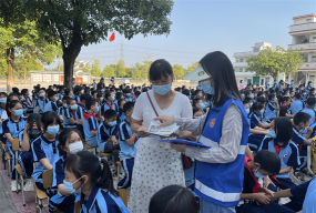 龙山镇黄塱小学车步教学点阅读区