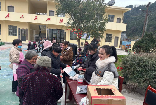 宁乡县老粮仓镇金利小学阅读区