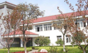 常州溧阳市戴埠高级中学阅读区