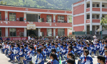 盐津县庙坝乡中学阅读区