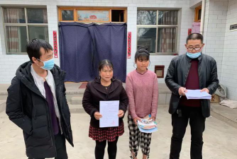甘谷县安远镇何家坪九年制学校阅读区