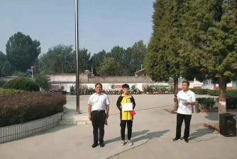 南雅握中学阅读区