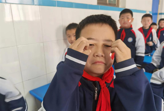 蓝天小学阅读区