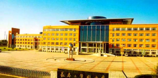 长春市第二实验中学阅读区