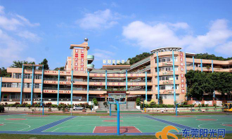 东莞常平新朗实验学校(九年一贯制)阅读区