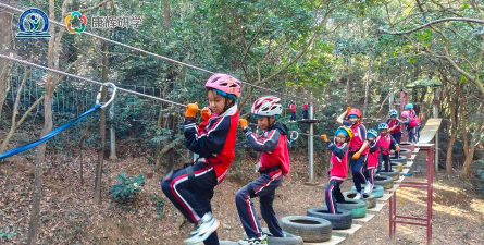 东莞大岭山翰华学校阅读区