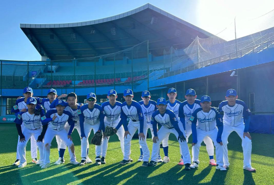 大连市一O二中学阅读区