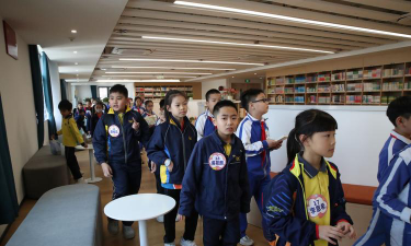 成田家一小学阅读区