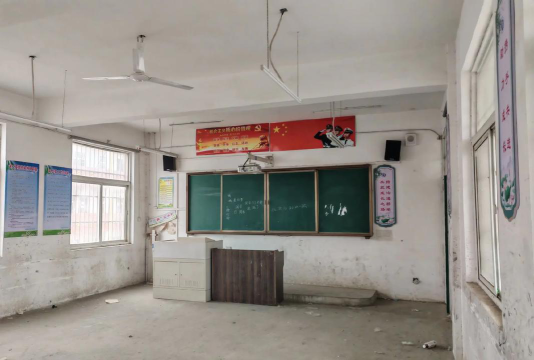 长沙市宁乡县玉潭镇八一路小学(西郊小学)阅读区