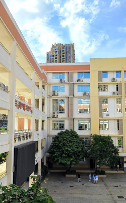 广州天河区东风学校(九年一贯制)阅读区