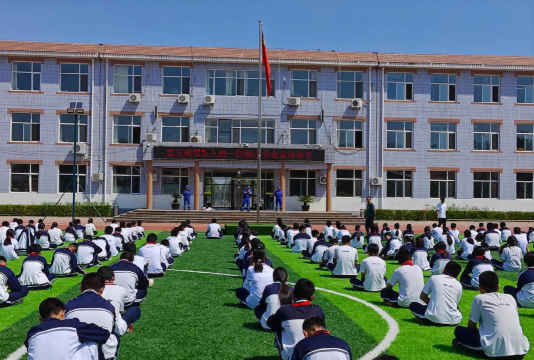 承德县刘杖子乡初中阅读区