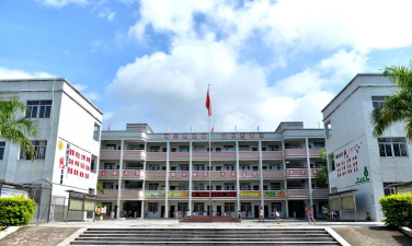 汕头市潮阳区西胪兴平小学阅读区