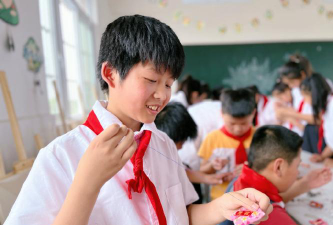 澄海市龙坑小学阅读区