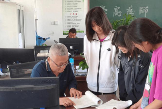 和寨中学阅读区