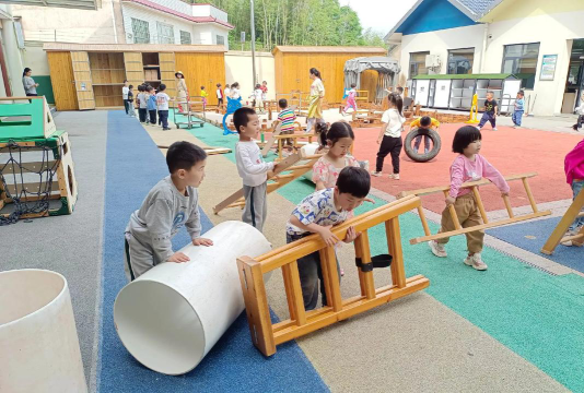 松安幼儿园阅读区