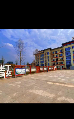 南充市高坪职业高级中学阅读区