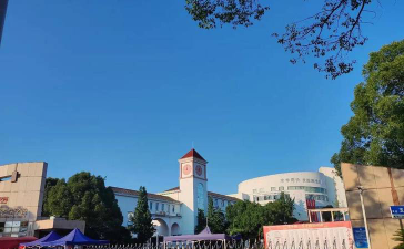 长沙市同升湖高级中学阅读区