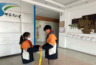 新密市西大街办事处屈嘴学校阅读区