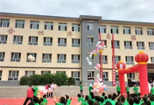 围场县克勒沟镇中学阅读区