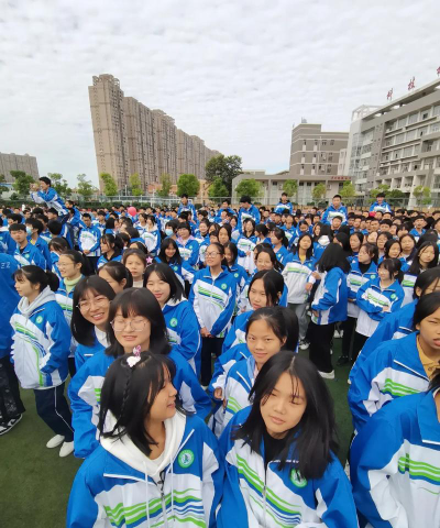 赣州市南康中等专业学校阅读区