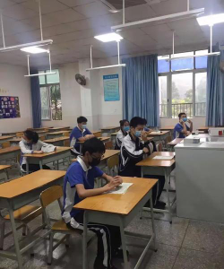 深圳新智学校阅读区