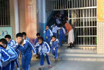 深圳尚文学校阅读区