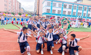 新密市东风电厂小学阅读区