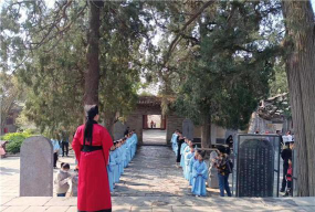 登封市崇高路小学阅读区