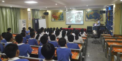深圳鹤洲学校阅读区
